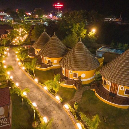 Sun Hotel And Resort, Mount Abu Ābu Road Eksteriør bilde