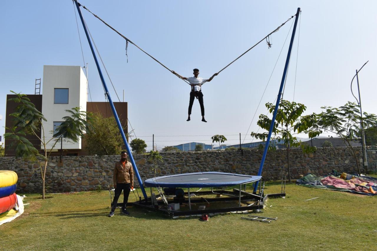 Sun Hotel And Resort, Mount Abu Ābu Road Eksteriør bilde